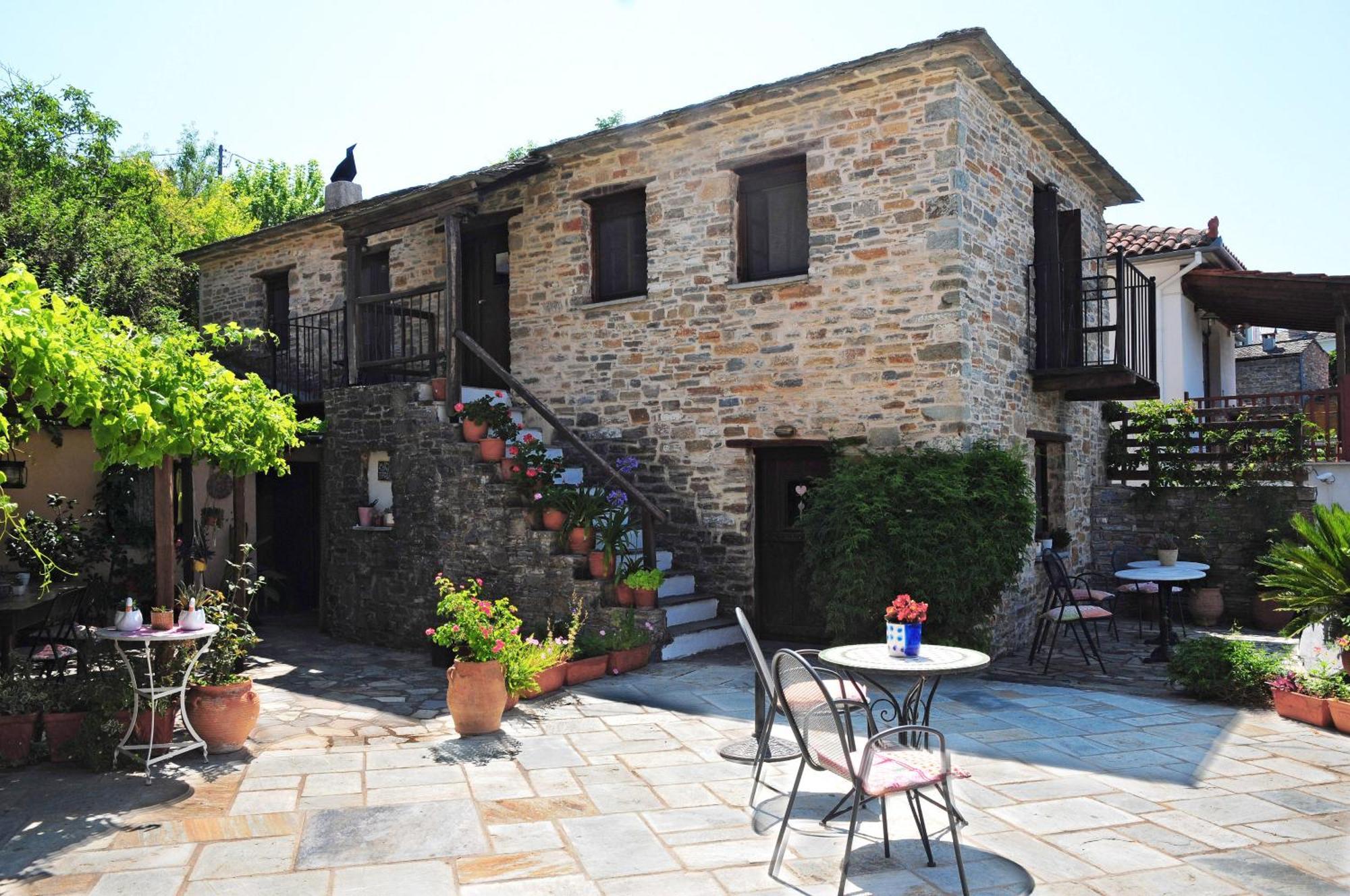 Archontiko Parisis Hotel Lafkos Exterior foto