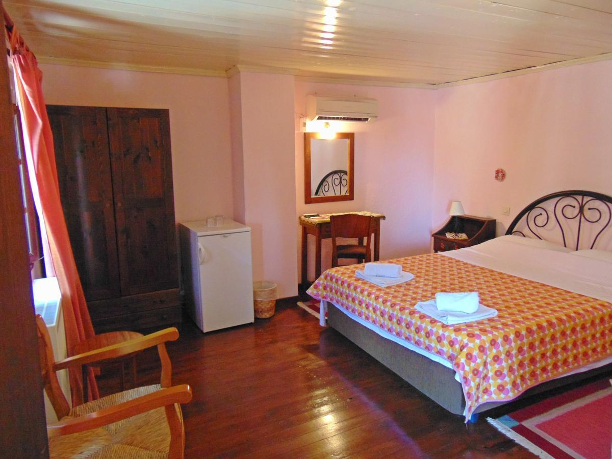 Archontiko Parisis Hotel Lafkos Exterior foto